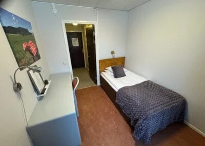 Modernt enkelrum på Hotell Mittlandia med eget badrum