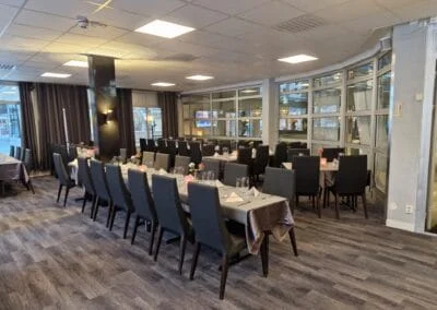 Konferensrum på Hotell Mittlandia med plats för 16 personer och smart-TV